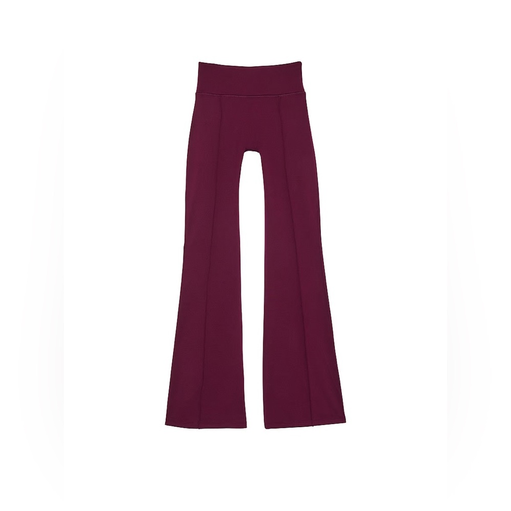 NWT; PINK
WINTER FLARE LEGGINGS Plum Leggings🥀